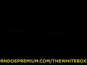 THE white BOXXX molten lesbians orgasm from cunny slurping