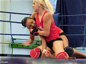 Brandy sneer wrestle with a bombshell honey inwards the ring
